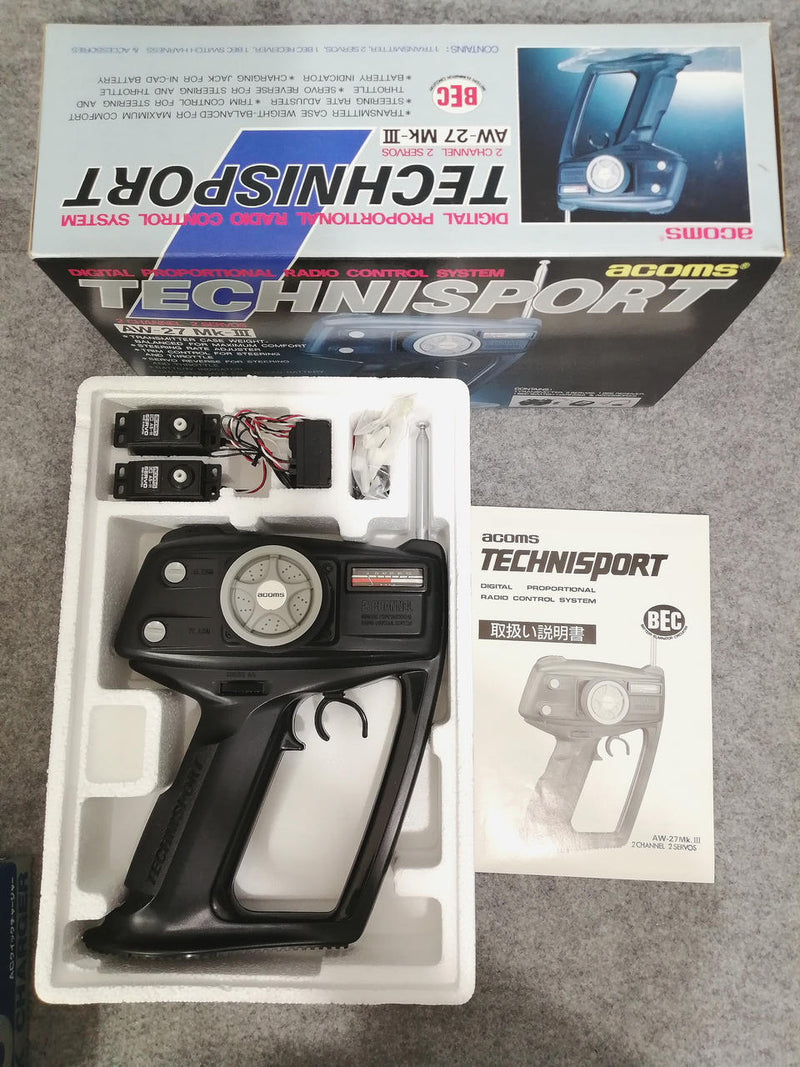Laden Sie das Bild in Galerie -Viewer, KYOSHO USA-1 Monster Truck 1/10 RC Car - Used