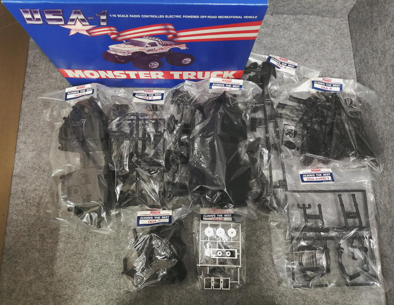 Laden Sie das Bild in Galerie -Viewer, KYOSHO USA-1 Monster Truck 1/10 RC Car - Used