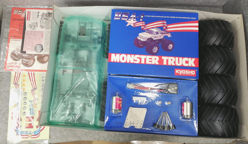Laden Sie das Bild in Galerie -Viewer, KYOSHO USA-1 Monster Truck 1/10 RC Car - Used