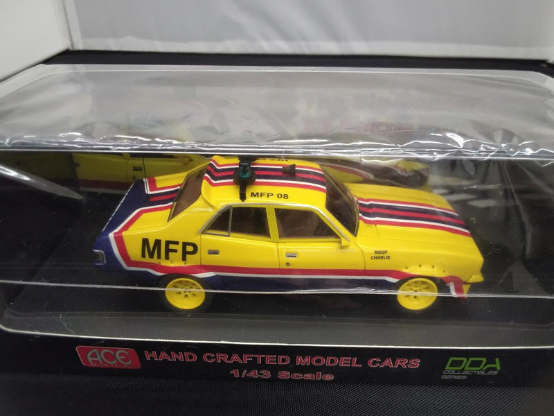 Laden Sie das Bild in Galerie -Viewer, ACE DDA XB FALCON BIG BOPPER 1/43 Scale Diecast Car Mad Max– Used