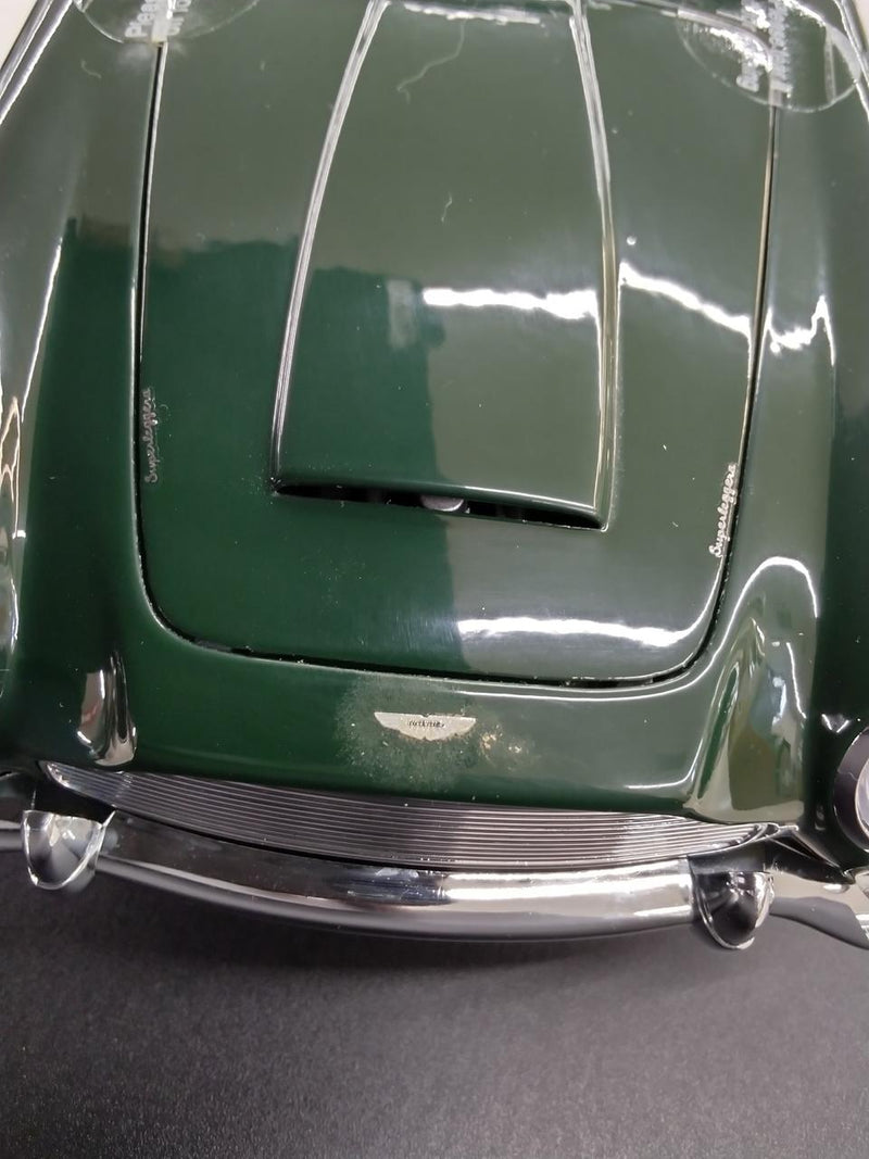 Carica immagine in Galleria Viewer, AUTOart ASTON MARTIN DB5 (GREEN RHD) 1/18 Scale Model Car– Used