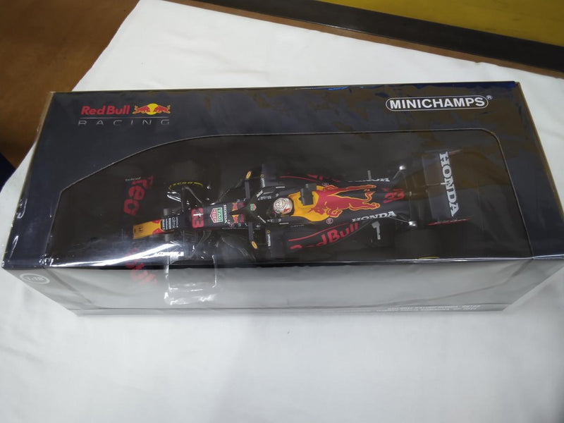 Carica immagine in Galleria Viewer, MINICHAMPS 1/18 Red Bull Racing Honda RB16B Diecast F1 Model