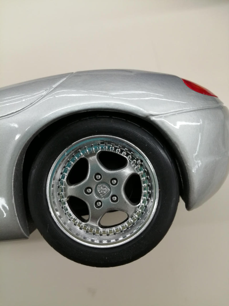 Laden Sie das Bild in Galerie -Viewer, MAISTO 1/18 Porsche Boxster Diecast Model Car