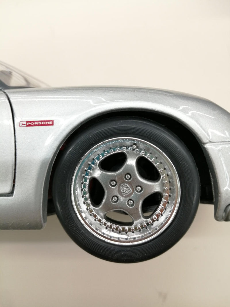 Laden Sie das Bild in Galerie -Viewer, MAISTO 1/18 Porsche Boxster Diecast Model Car