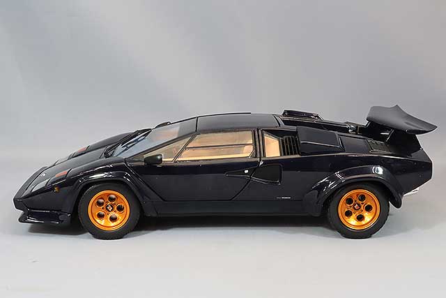 Cargue la imagen en el visor de la galería, Kyosho 1/18 Lamborghini Countach Walter Wolf Dark Blue