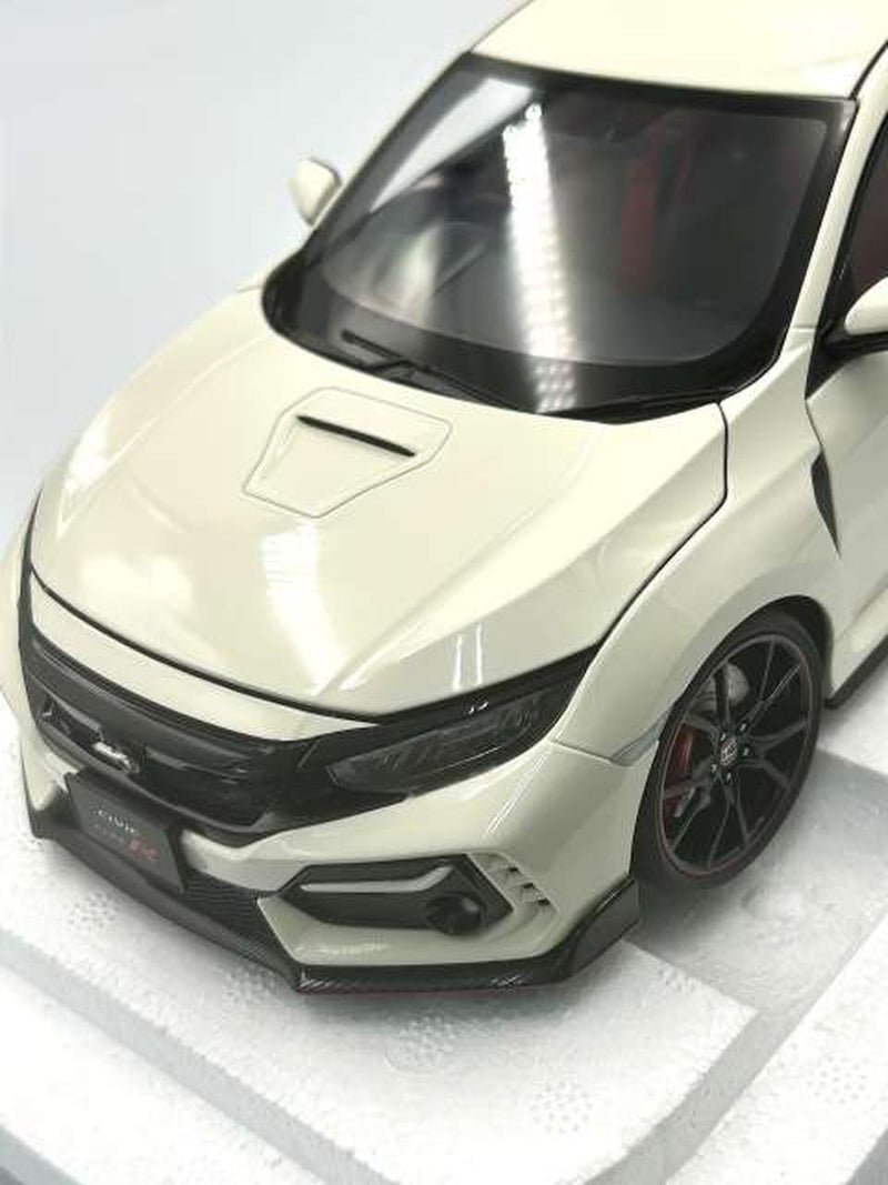 Load image into Gallery viewer, AUTOart HONDA Civic TYPE R (FK8) 2021 1/18 Scale Model Car– Used