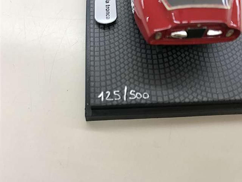 Laden Sie das Bild in Galerie -Viewer, BBR Alfa Romeo SZ Coda Tronca 1/43 Diecast Car (Limited 500 pcs)– Used