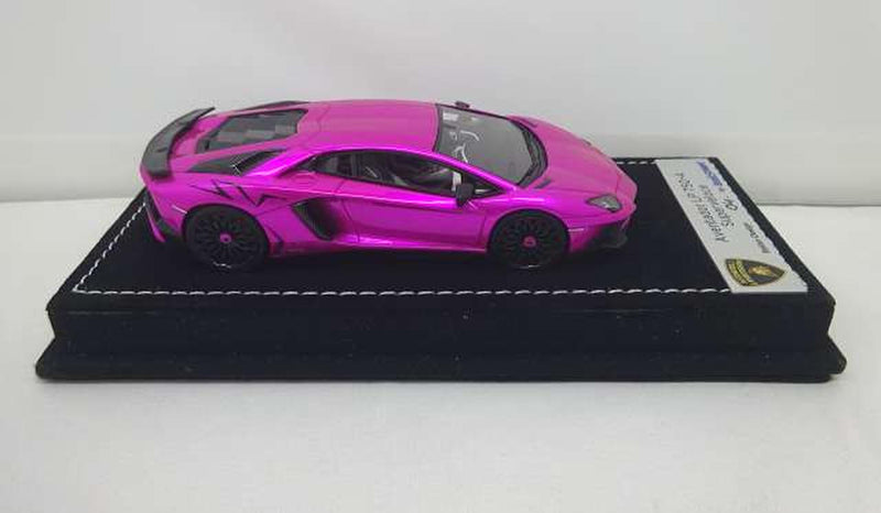 Load image into Gallery viewer, LOOKSMART Lamborghini Aventador LP750-4 SuperVeloce 1/43 Scale Car– Used