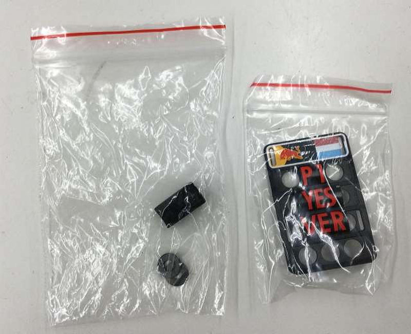Laden Sie das Bild in Galerie -Viewer, SPARK 18S601 Red Bull Honda RB16B #33 Dutch GP Winner 1/18 Scale Car– Used