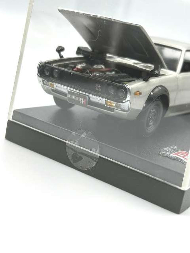 Laden Sie das Bild in Galerie -Viewer, Fukashiro Trading Nissan Skyline 2000GT-R & ZIPPO Lighter Set 1/43– Used