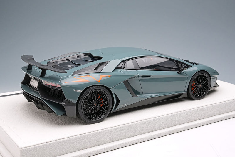 Cargue la imagen en el visor de la galería, EIDOLON EML005E 1/18 Lamborghini Aventador LP750-4 SV 2015 Grigio Telesto (Large SV Logo) Limited 50pcs Make Up 1/18 EML005E