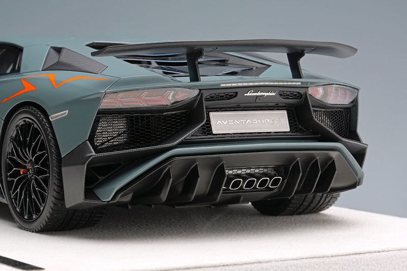 Cargue la imagen en el visor de la galería, EIDOLON EML005E 1/18 Lamborghini Aventador LP750-4 SV 2015 Grigio Telesto (Large SV Logo) Limited 50pcs Make Up 1/18 EML005E