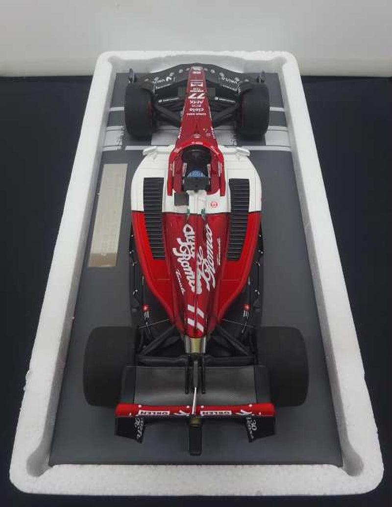 Chargez l'image dans la visionneuse de la galerie, MINICHAMPS Bahrain GP 2022 Alfa Romeo C42 1/43 Scale Model Car– Used