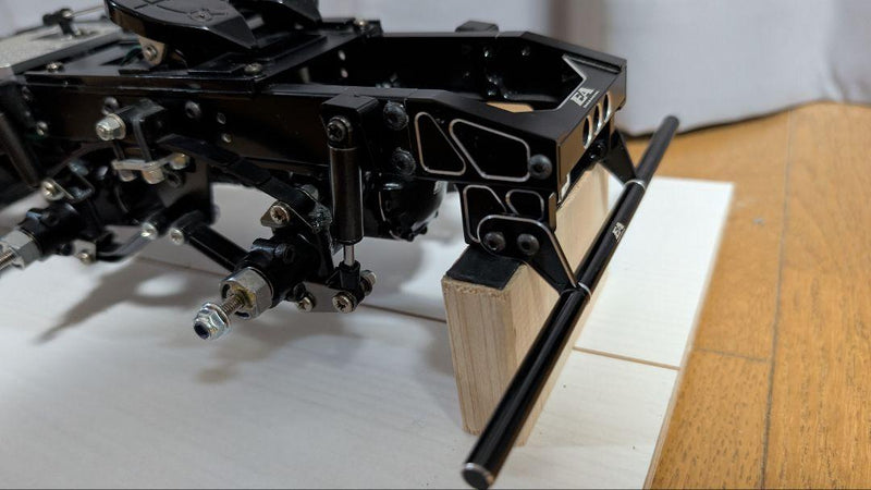 Load image into Gallery viewer, Used Tamiya 1/14 Scania R620 6x4 Chassis with Many Option Parts and Servos
