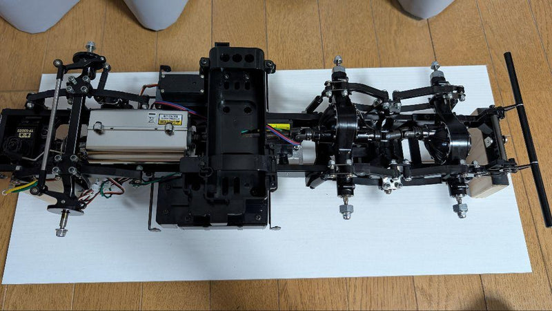 Load image into Gallery viewer, Used Tamiya 1/14 Scania R620 6x4 Chassis with Many Option Parts and Servos