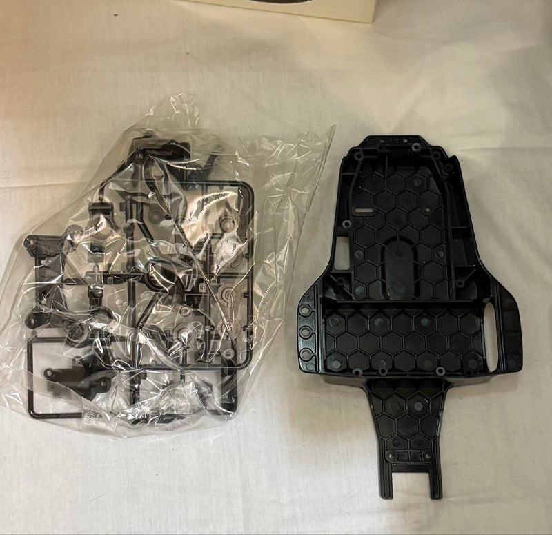 Load image into Gallery viewer, Used Tamiya 1/12 M1025 Hummer 4WD Off-Road Car TA01 Chassis Unassembled Kit