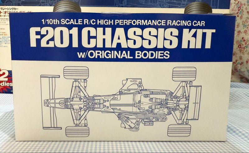 Laden Sie das Bild in Galerie -Viewer, Used Tamiya 1/10 F201 Chassis Kit with 2 Bodies Unused