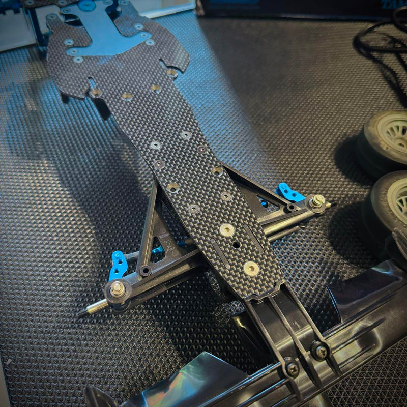 Chargez l'image dans la visionneuse de la galerie, Used Tamiya TRF102 Chassis Kit Assembled Unused