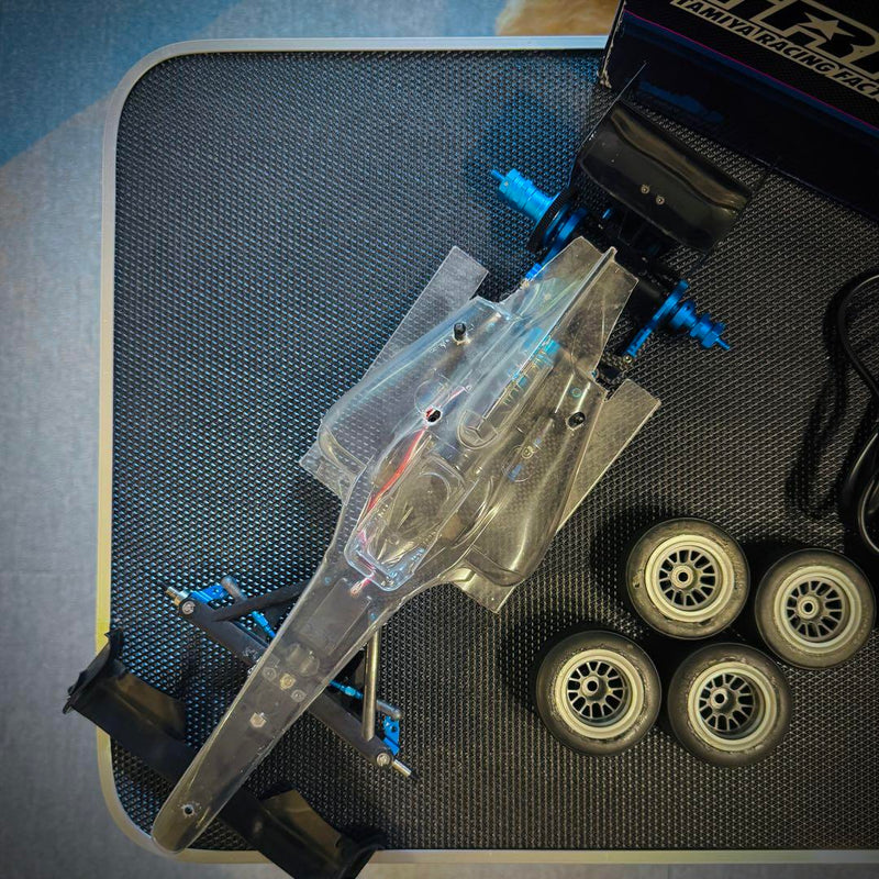 Chargez l'image dans la visionneuse de la galerie, Used Tamiya TRF102 Chassis Kit Assembled Unused