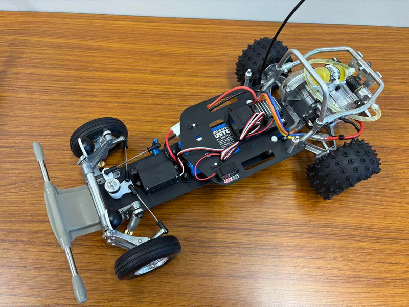 Load image into Gallery viewer, Used Tamiya Fighting Buggy 2004 Full Set Assembled Unused with Optional Parts
