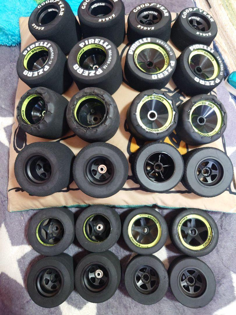 Load image into Gallery viewer, Used Ferrari F187 RC Car with Kyosho Pit Box and Spare Tires