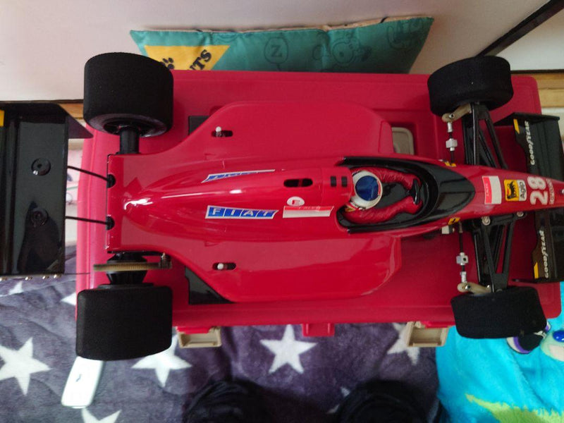 Load image into Gallery viewer, Used Ferrari F187 RC Car with Kyosho Pit Box and Spare Tires