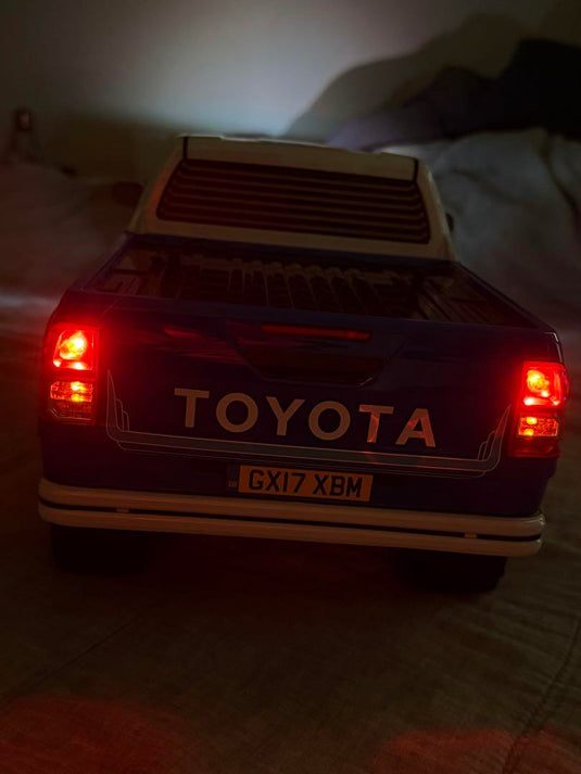 Used Tamiya 1/10 Hilux Extra Cab Assembled Full LED Custom with 3CH Radio