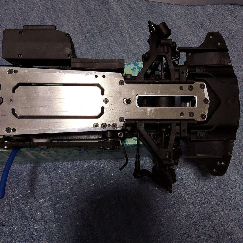 Laden Sie das Bild in Galerie -Viewer, Kyosho R4 EVO3 Engine Touring Car Used 10 tanks Good Condition - Used