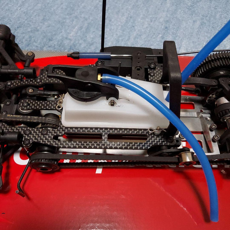 Laden Sie das Bild in Galerie -Viewer, Kyosho R4 EVO3 Engine Touring Car Used 10 tanks Good Condition - Used