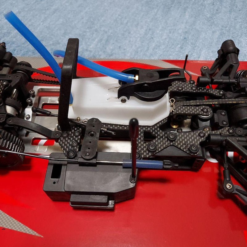 Laden Sie das Bild in Galerie -Viewer, Kyosho R4 EVO3 Engine Touring Car Used 10 tanks Good Condition - Used