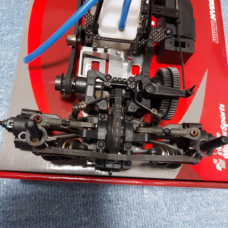 Laden Sie das Bild in Galerie -Viewer, Kyosho R4 EVO3 Engine Touring Car Used 10 tanks Good Condition - Used