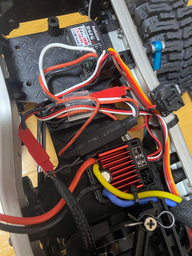 Chargez l'image dans la visionneuse de la galerie, Used Tamiya Unimog CR-01 RC Crawler Used with Gear Reduction Motor