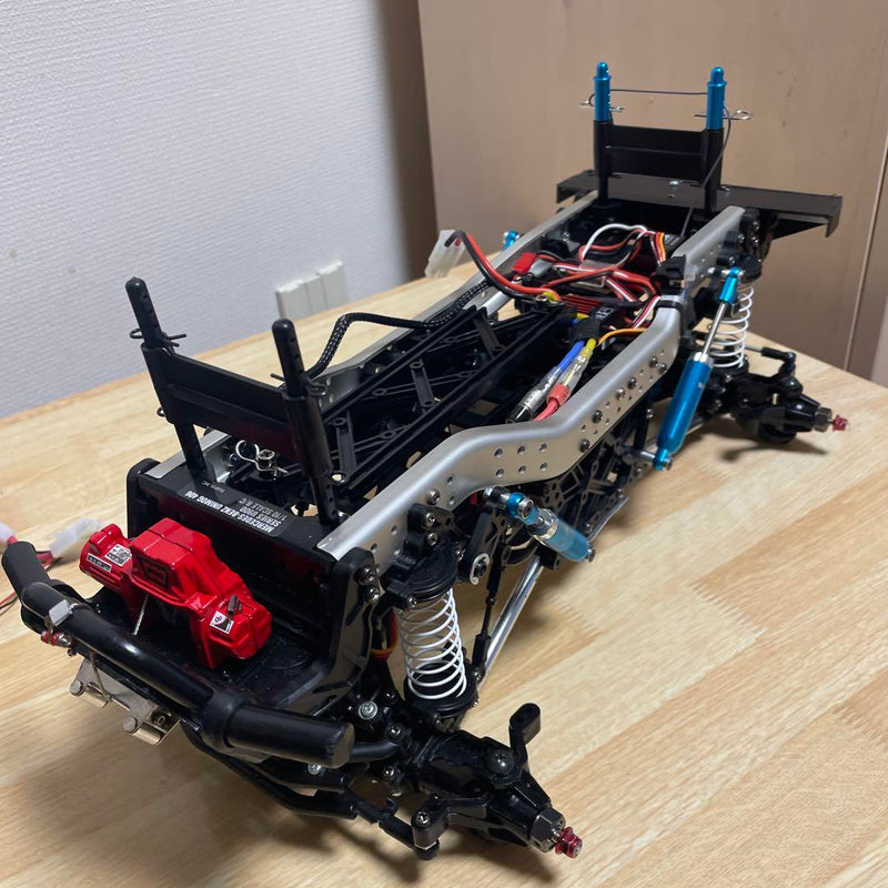 Chargez l'image dans la visionneuse de la galerie, Used Tamiya Unimog CR-01 RC Crawler Used with Gear Reduction Motor