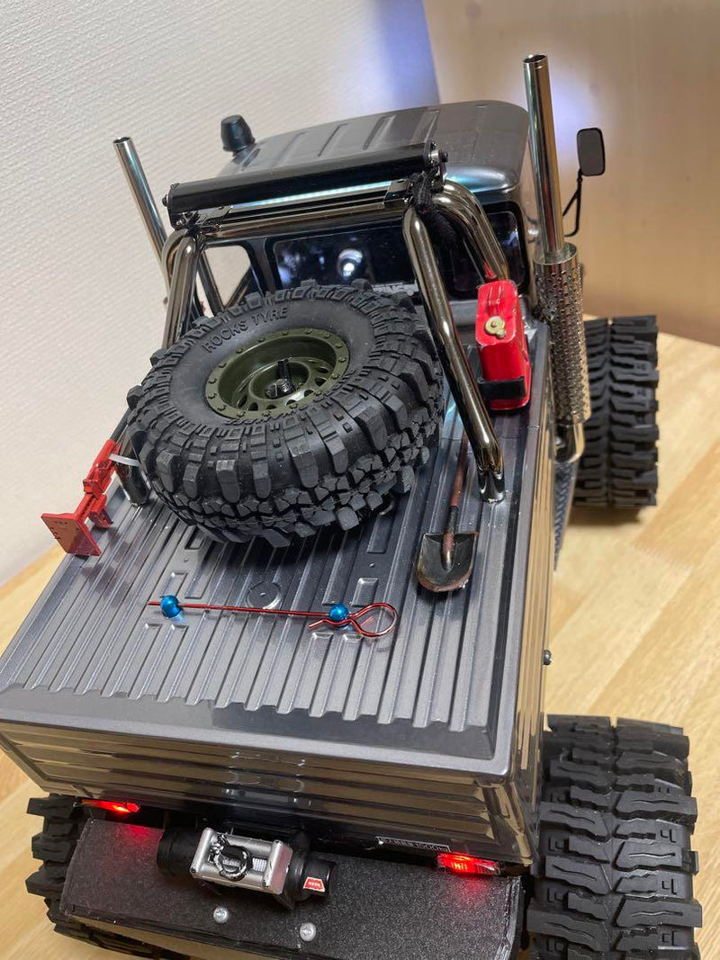 Chargez l'image dans la visionneuse de la galerie, Used Tamiya Unimog CR-01 RC Crawler Used with Gear Reduction Motor