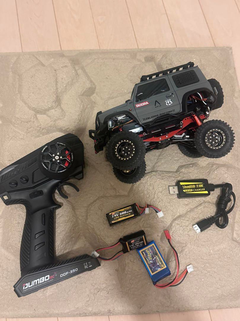 Laden Sie das Bild in Galerie -Viewer, Kyosho Mini-z 4x4 Jimny Full Custom with Many Option Parts Used - Used