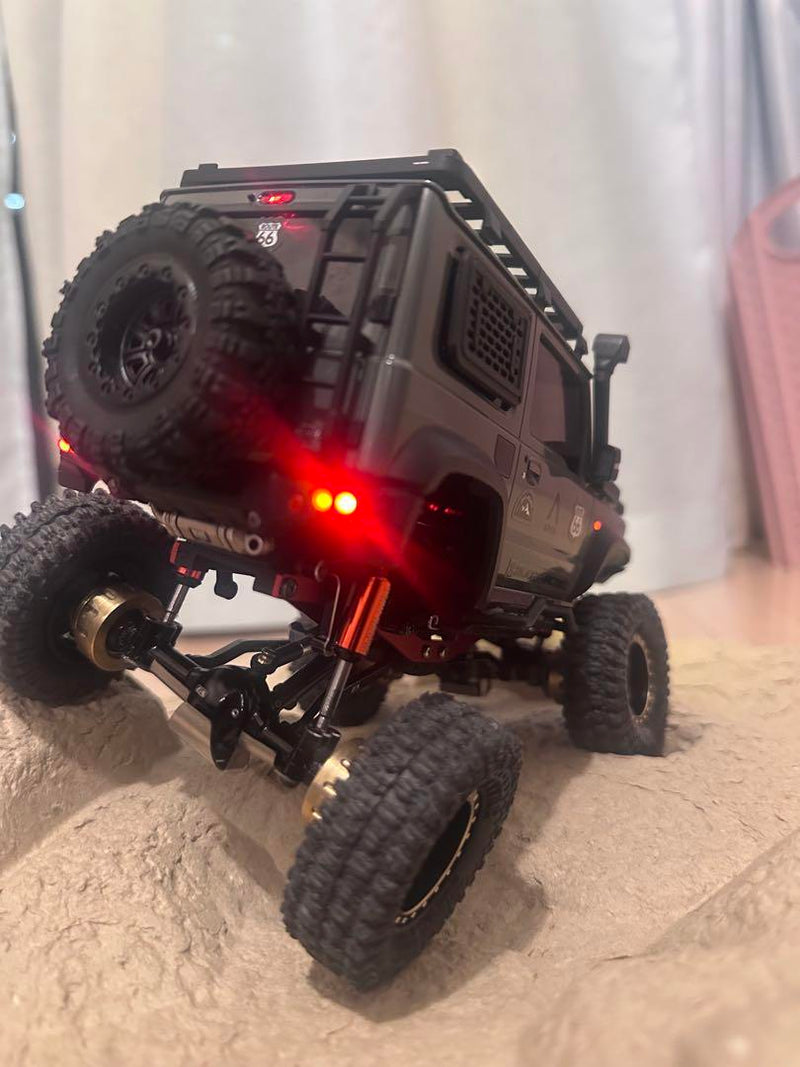 Laden Sie das Bild in Galerie -Viewer, Kyosho Mini-z 4x4 Jimny Full Custom with Many Option Parts Used - Used