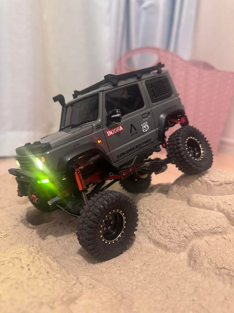 Laden Sie das Bild in Galerie -Viewer, Kyosho Mini-z 4x4 Jimny Full Custom with Many Option Parts Used - Used