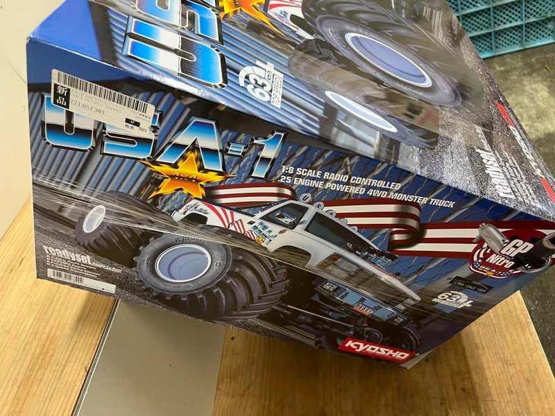 Laden Sie das Bild in Galerie -Viewer, Kyosho 1/8 USA-1 4WD Monster Truck GP 25 Engine - Used