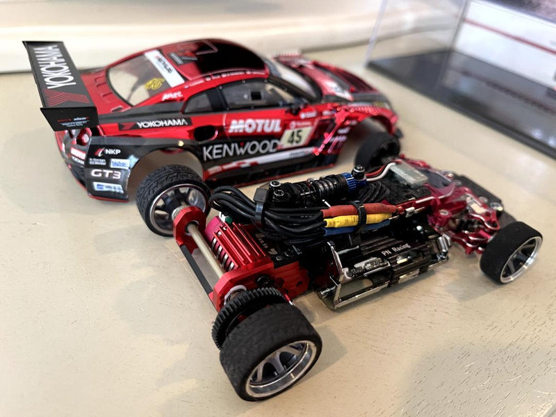 Laden Sie das Bild in Galerie -Viewer, Kyosho Mini-Z MR04EVO2 Full Custom with Aluminum & Carbon Parts Beautiful - Used