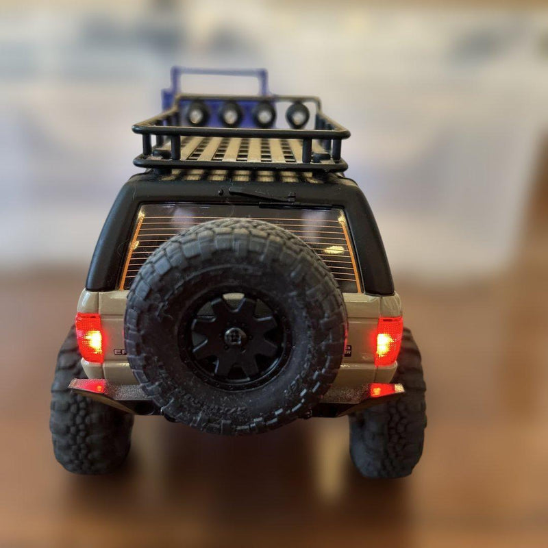 Laden Sie das Bild in Galerie -Viewer, Kyosho Mini-Z 4x4 Toyota 4Runner ReadySet with LED Custom Parts Beautiful - Used