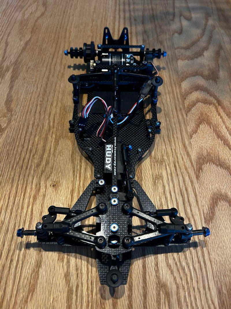 Carica immagine in Galleria Viewer, XRAY X1 2025 Chassis with 21.5 Motor & Futaba SC400 Servo Used - Used