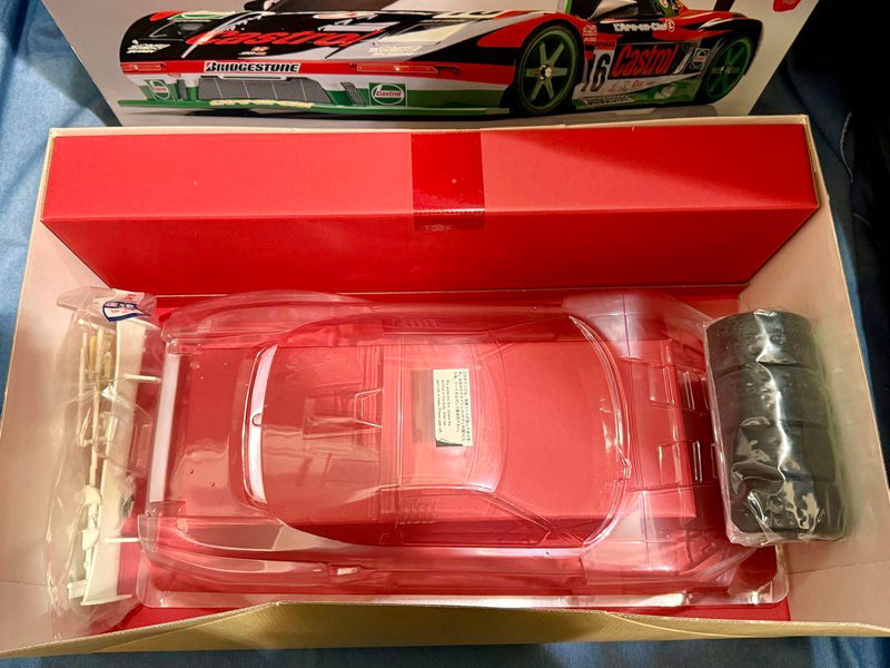 Laden Sie das Bild in Galerie -Viewer, Kyosho Castrol MUGEN NSX GP RC Car Kit with 5 Optional Parts Sets New - Used