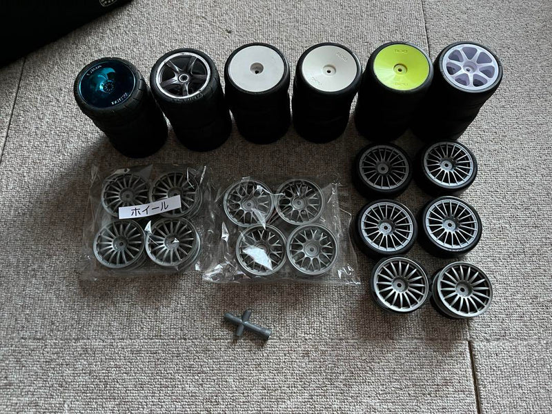 Load image into Gallery viewer, Used Tamiya TB-evolution IV and TECH Racing DT-1 Chassis Set with KO Propo EX-10