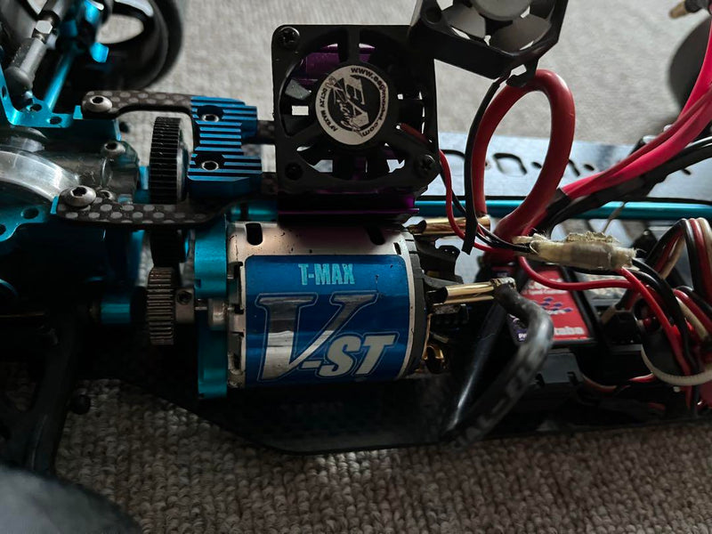 Load image into Gallery viewer, Used Tamiya TB-evolution IV and TECH Racing DT-1 Chassis Set with KO Propo EX-10