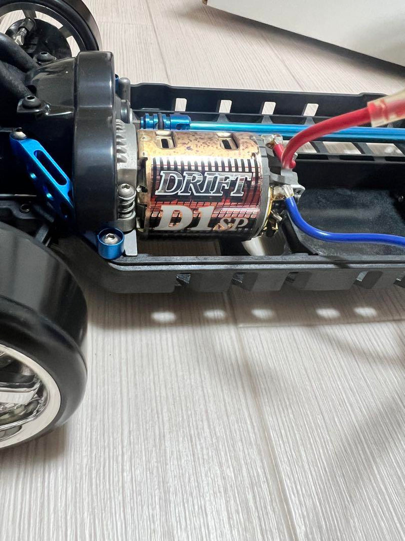 Chargez l'image dans la visionneuse de la galerie, Used YOKOMO Drift Package Assembled with Option Parts and FM Transmitter