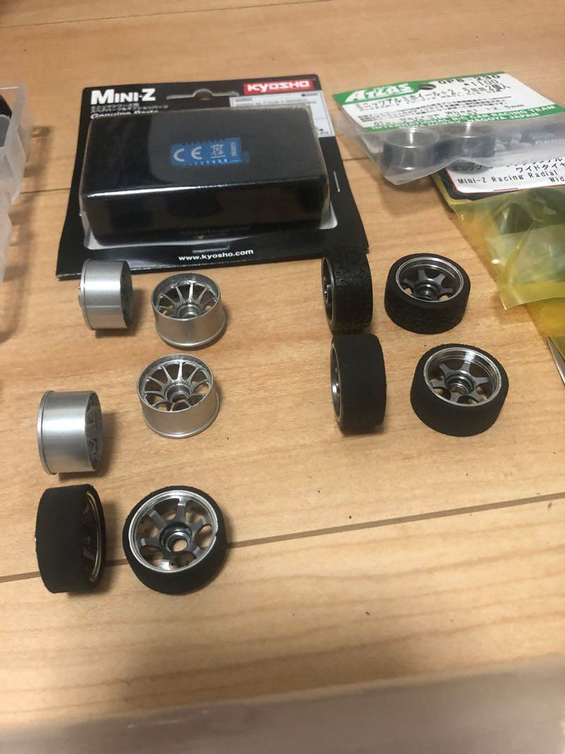Load image into Gallery viewer, Used Kyosho Mini-Z MR-03EVO with Many Option Parts & Spares