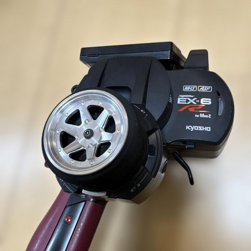 Laden Sie das Bild in Galerie -Viewer, Kyosho Mini-z MR-03EVO Drift Custom w/ EX-6R Propo Used No Body - Used