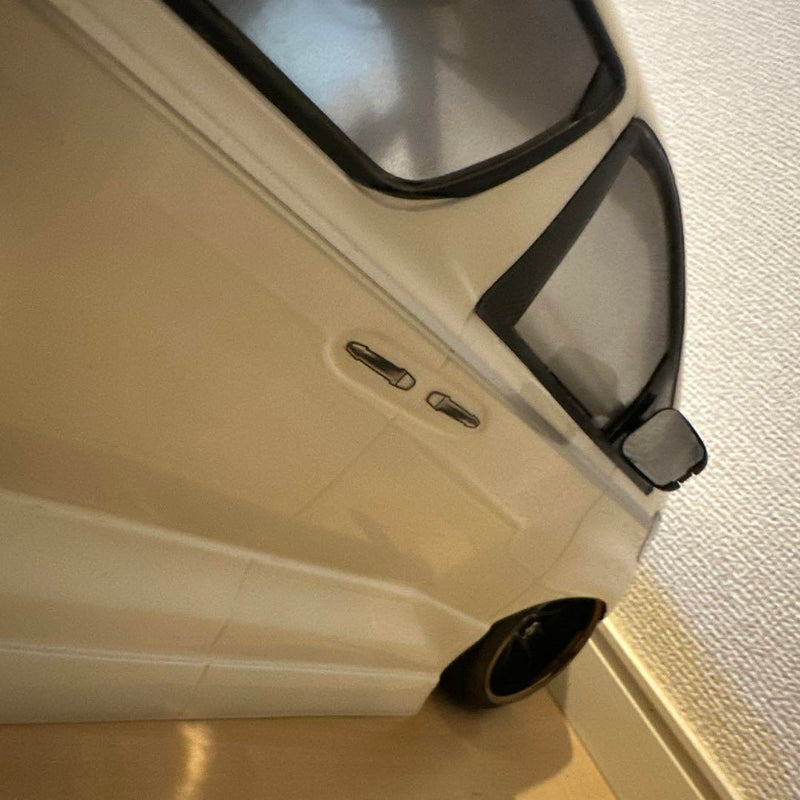 Laden Sie das Bild in Galerie -Viewer, ABC Hobby Vellfire Body on GRK Silver Carbon Chassis with Decoration Lights - Used