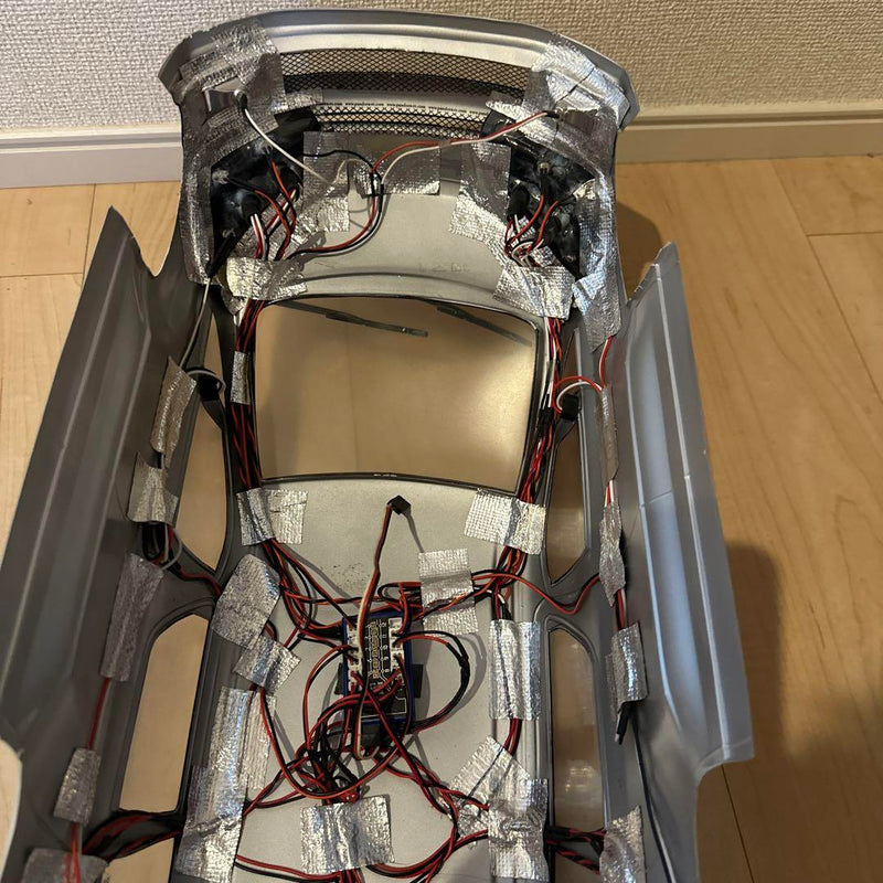 Laden Sie das Bild in Galerie -Viewer, ABC Hobby Vellfire Body on GRK Silver Carbon Chassis with Decoration Lights - Used