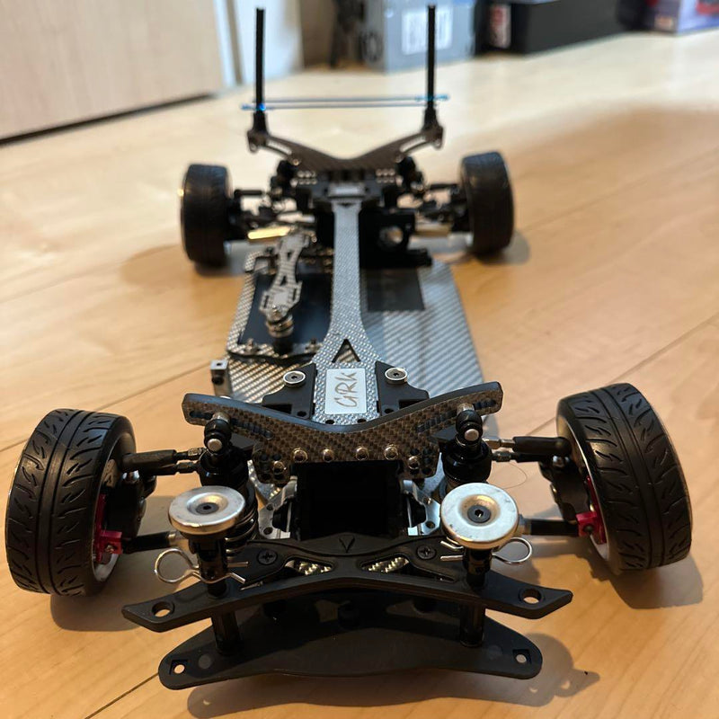 Laden Sie das Bild in Galerie -Viewer, ABC Hobby Vellfire Body on GRK Silver Carbon Chassis with Decoration Lights - Used